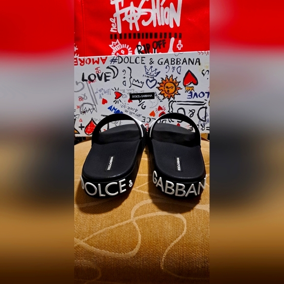 Dolce & Gabbana Flip flops (Authentic) - Picture 2 of 7